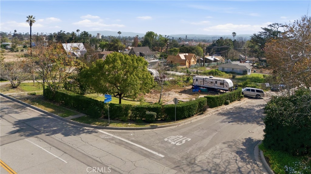 2550 Catherine Road Altadena, CA 91001 - Photo 34 of 65 a view of a city
