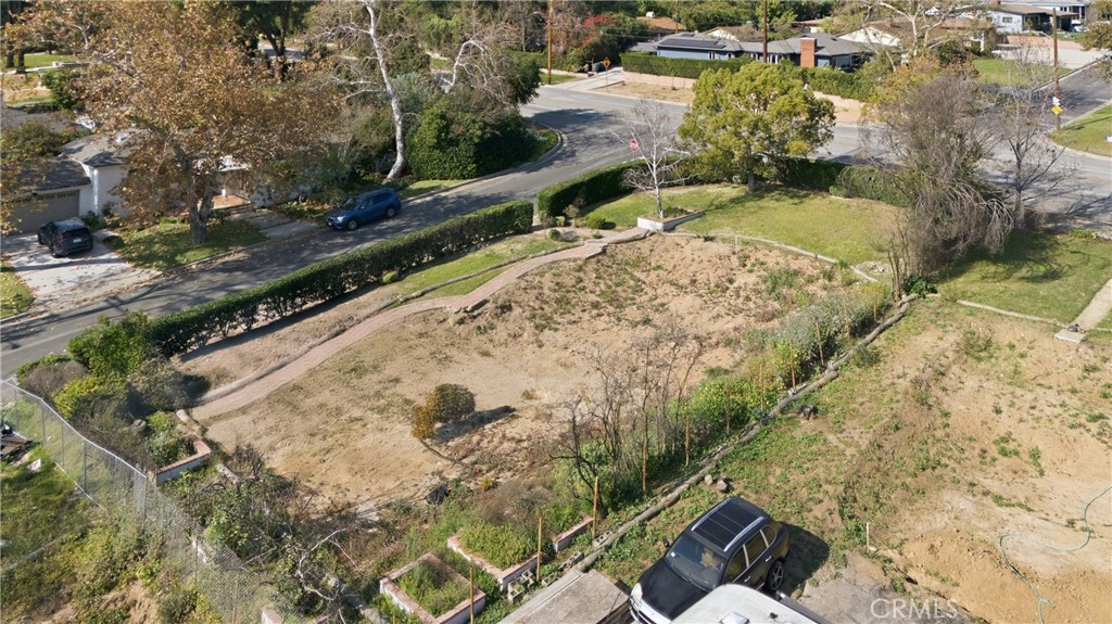 2550 Catherine Road Altadena, CA 91001 - Photo 6 of 65 a view of a yard with wooden fence