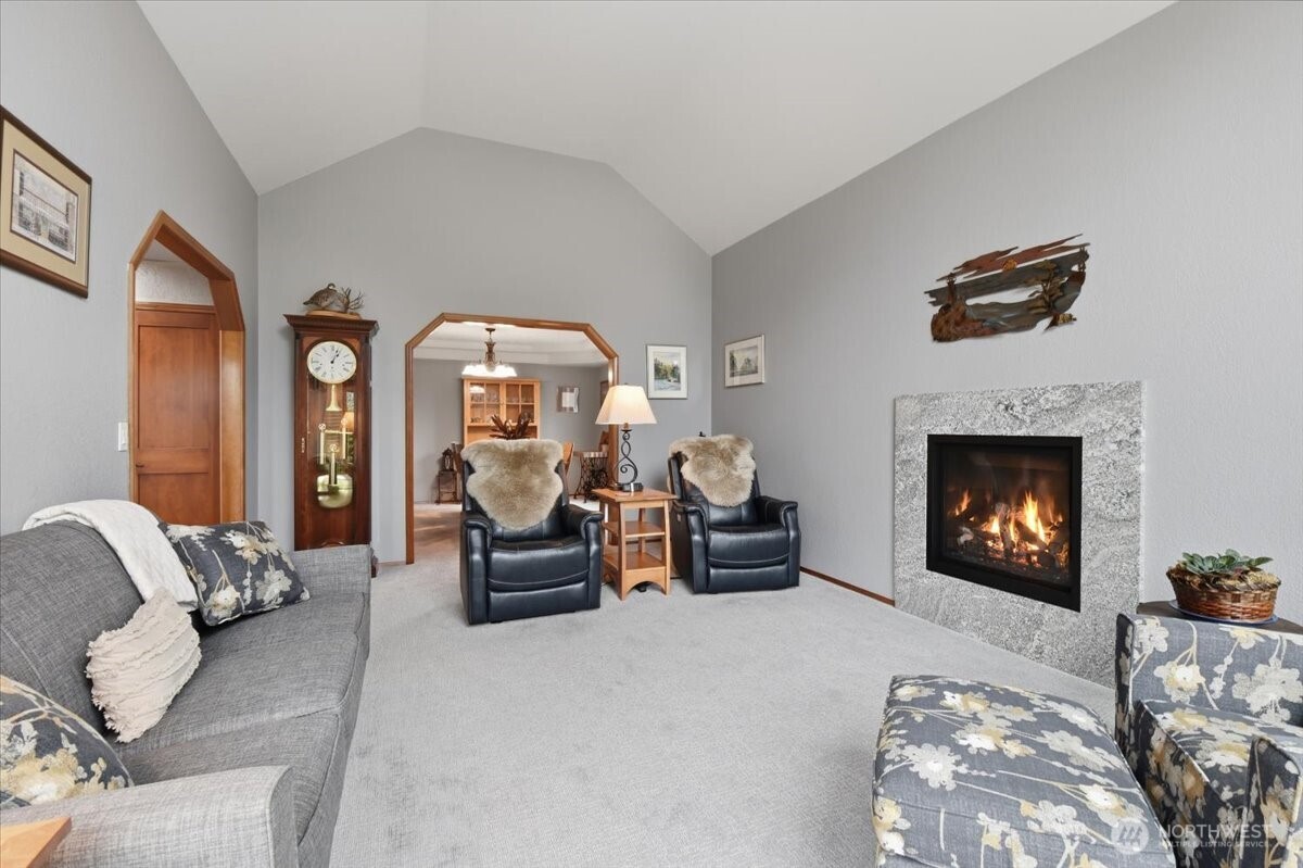 1123 Southwest Kalama Loop Oak Harbor, WA 98277 - Photo 4 of 34
