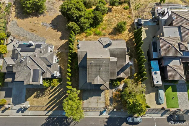 $1,799,900 | 13407 Campus Drive, Oakland, CA 94619