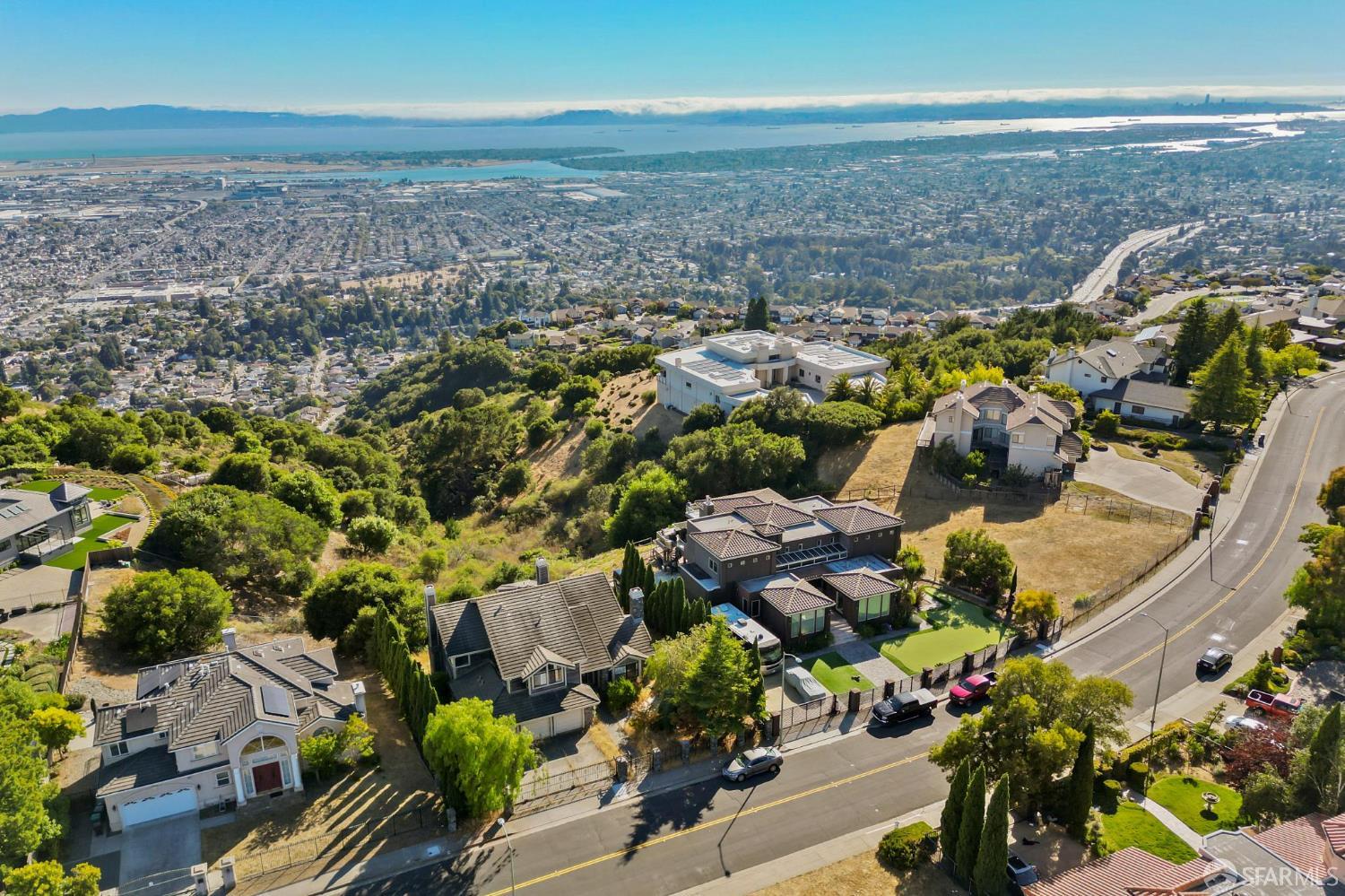 13407 Campus Drive Oakland, CA 94619 - Photo 8 of 13