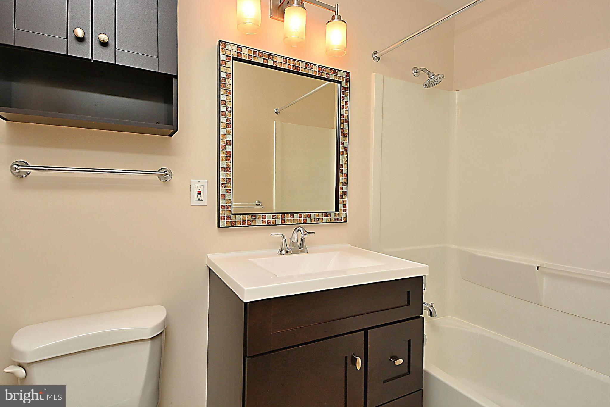 2230 White Cornus Lane Reston, VA 20191 - Photo 25 of 28 Upper level hall bath