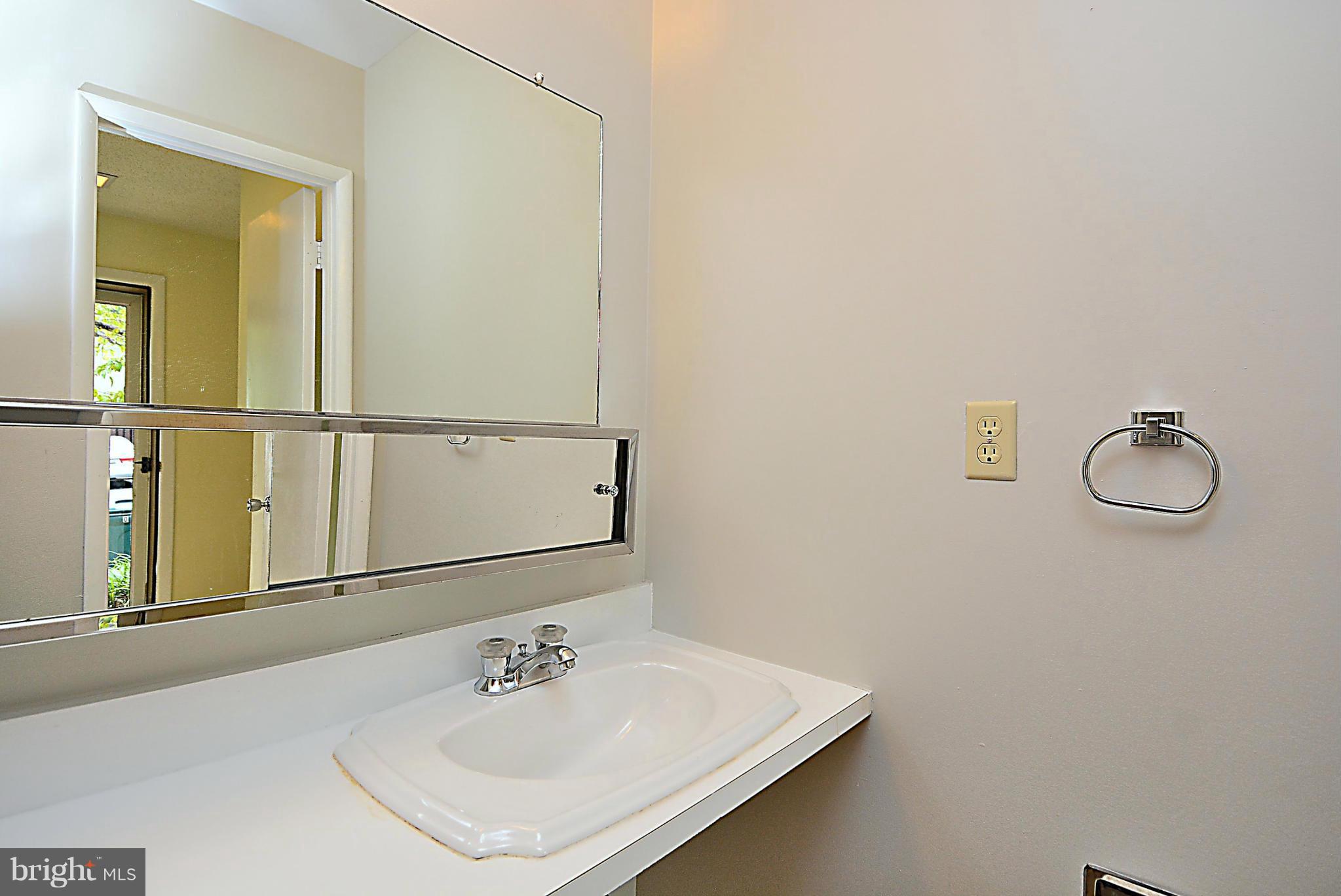 2230 White Cornus Lane Reston, VA 20191 - Photo 4 of 28 Main level powder bath