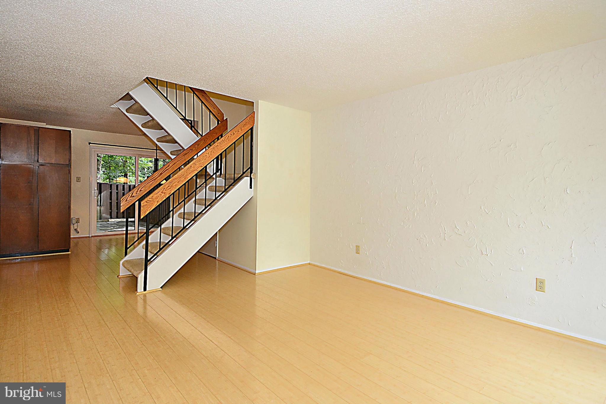2230 White Cornus Lane Reston, VA 20191 - Photo 5 of 28 Living Room