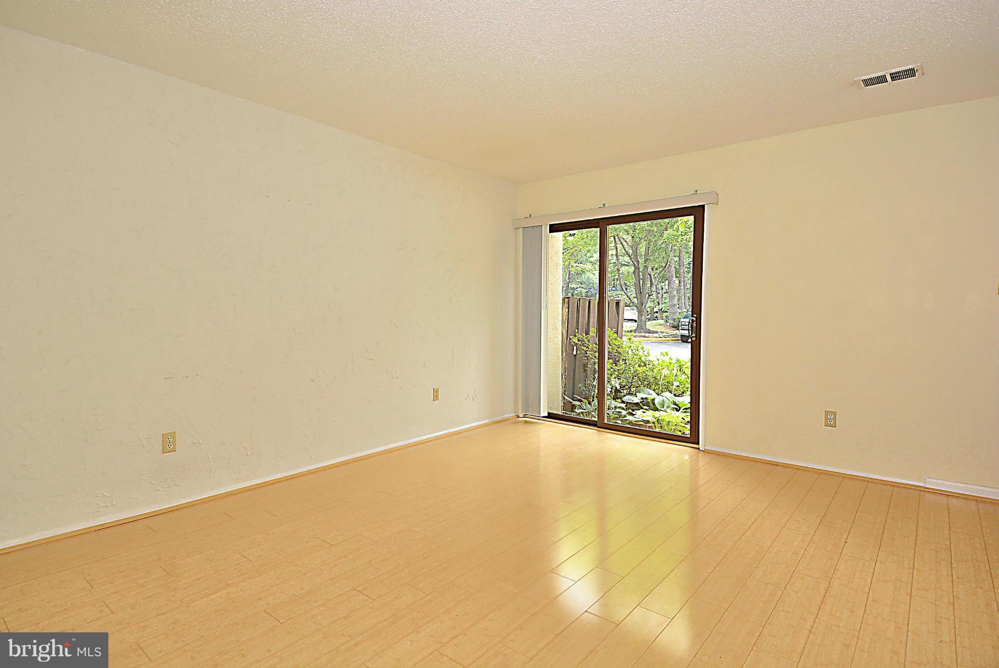 2230 White Cornus Lane Reston, VA 20191 - Photo 6 of 28 Living Room