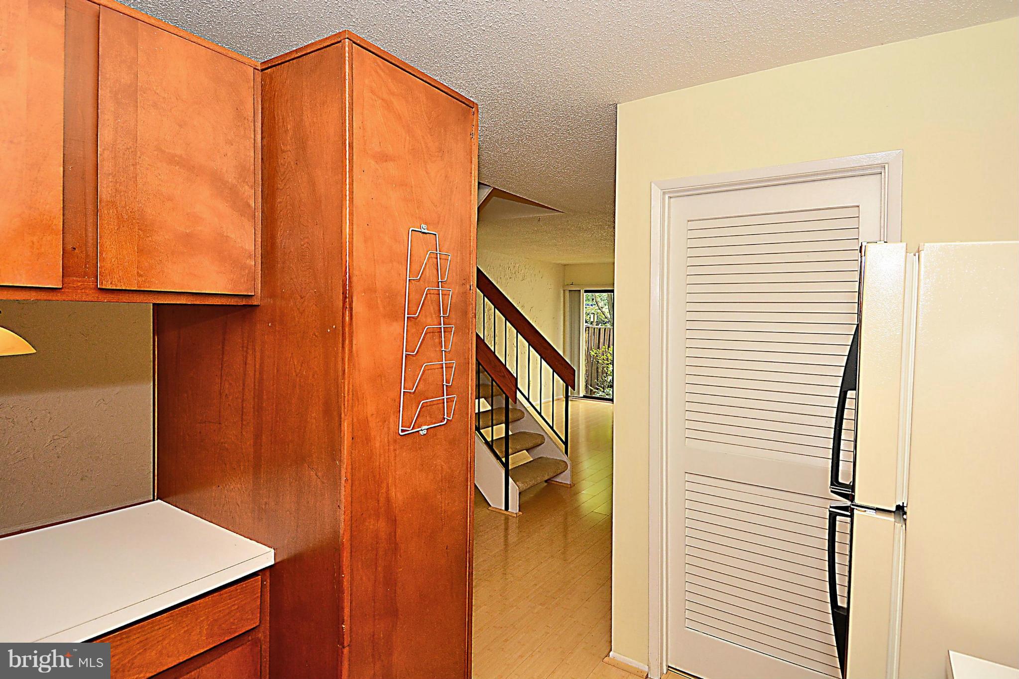 2230 White Cornus Lane Reston, VA 20191 - Photo 10 of 28 Kitchen