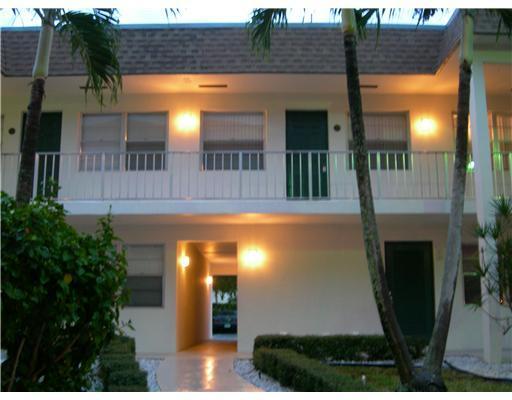 340 Northwest 19th Street, Unit 205 Boca Raton, FL 33432 - Photo 1 of 8 Primary Photo