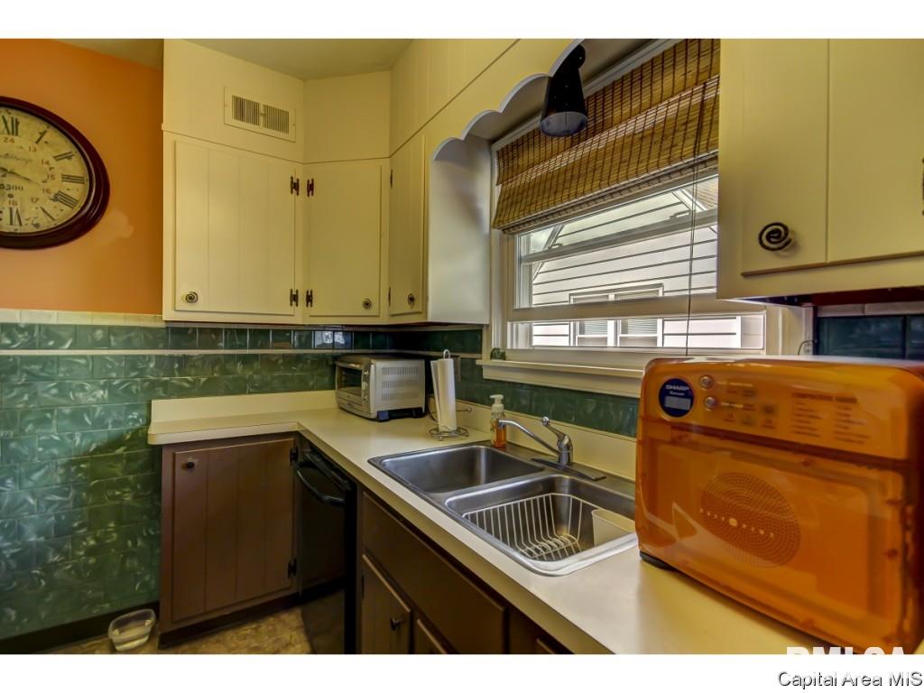 2536 South 5th Street Springfield, IL 62703 - Photo 9 of 36