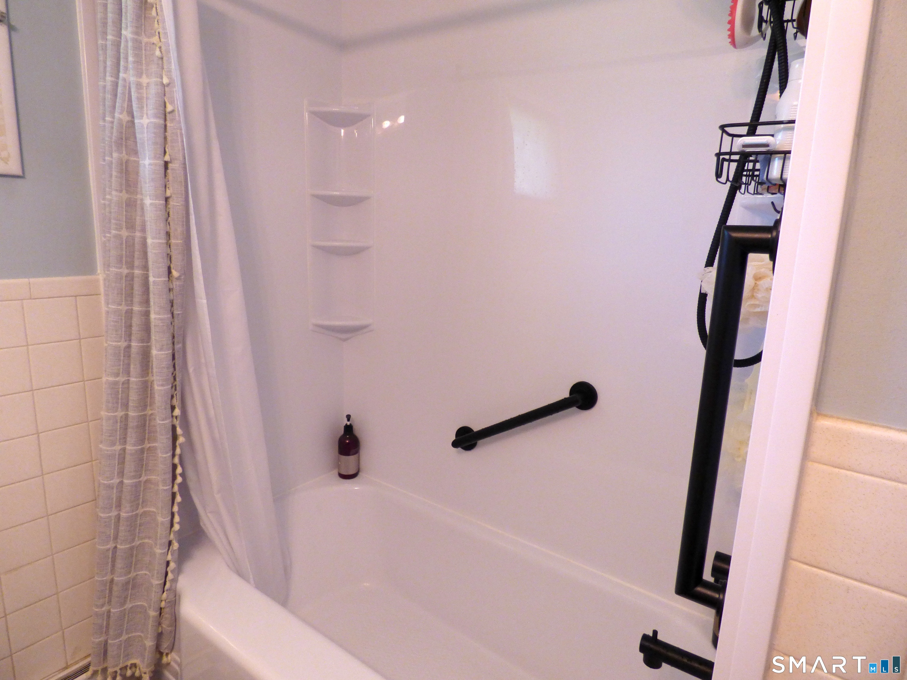 76 Harding Street Wethersfield, CT 06109 - Photo 18 of 29