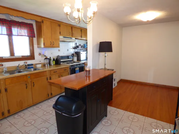 $299,000 | 76 Harding Street, Wethersfield, CT 06109
