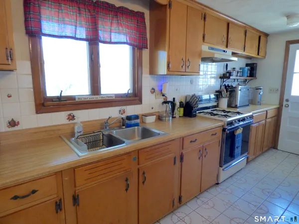 $299,000 | 76 Harding Street, Wethersfield, CT 06109