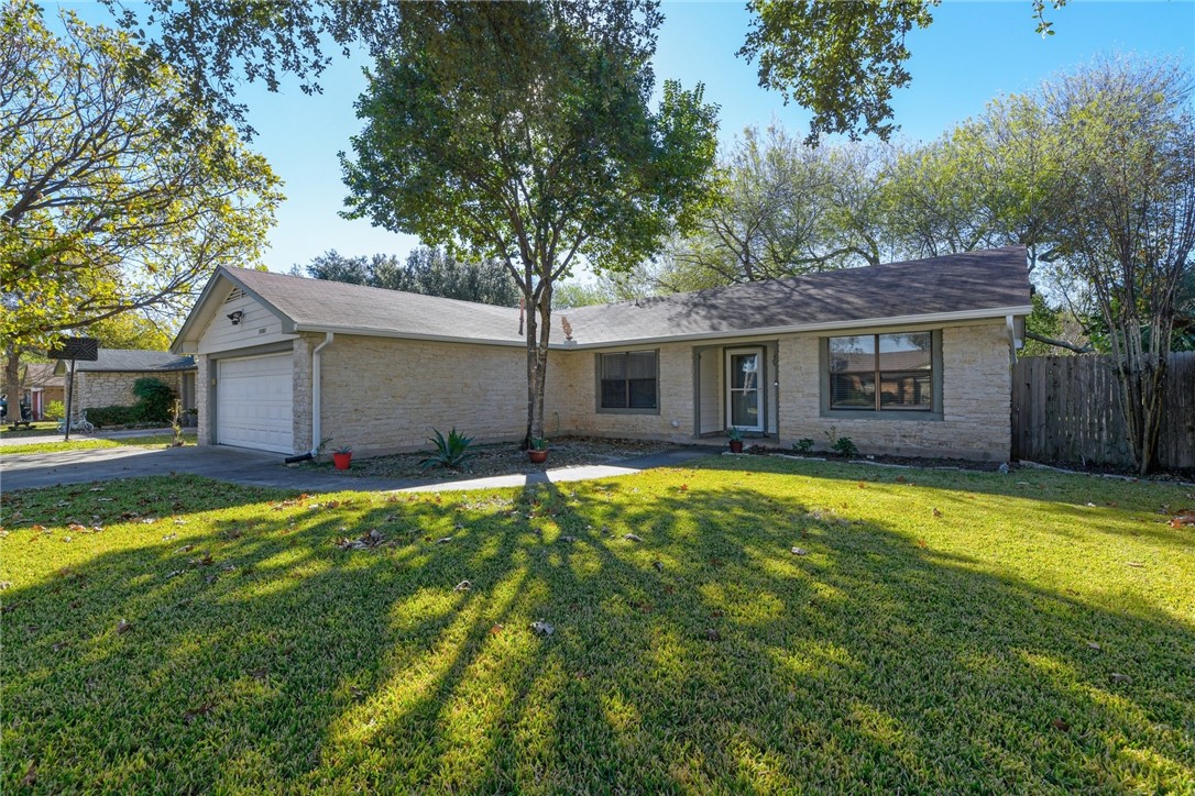 1401 London Road Round Rock, TX 78664 - Photo 1 of 1 a house with swimming pool
