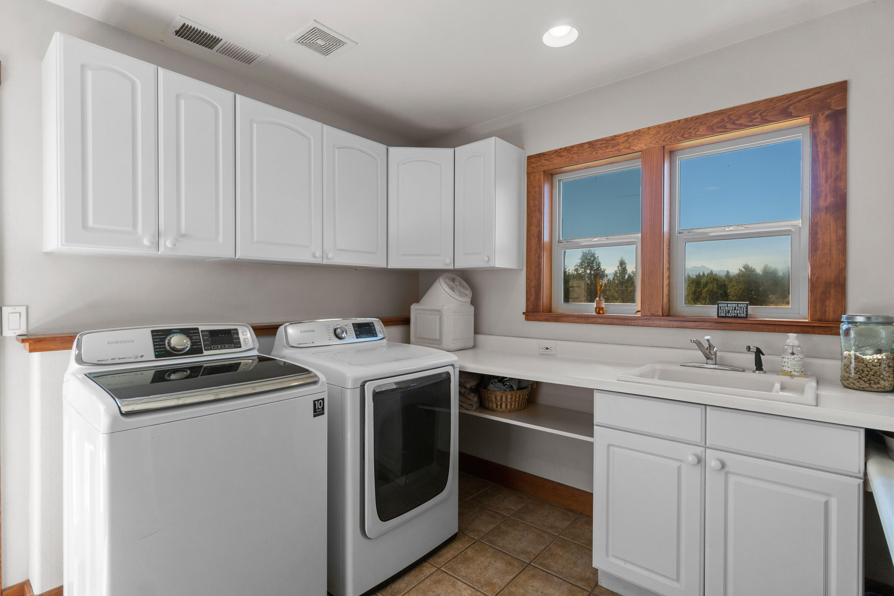 67395 Fryrear Road Bend, OR 97703 - Photo 25 of 71 26. Laundry room