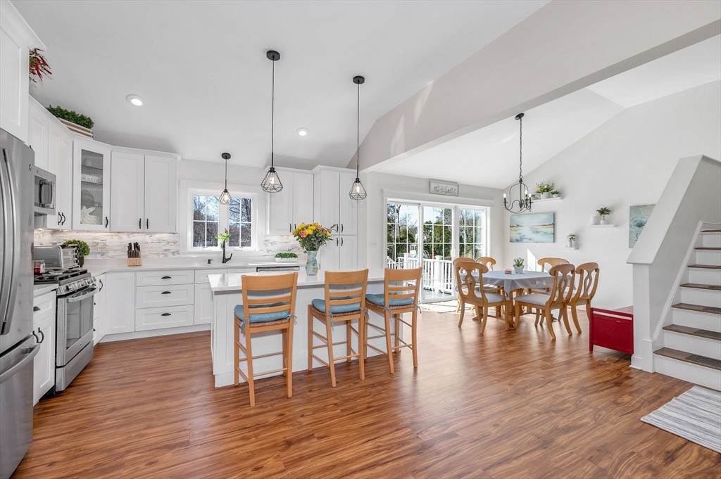24 Eaton Drive Hudson, MA 01749 - Photo 4 of 37