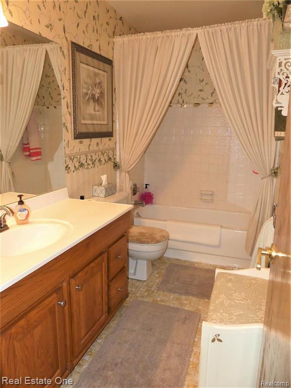 20390 Inkster Road Romulus, MI 48174 - Photo 44 of 49