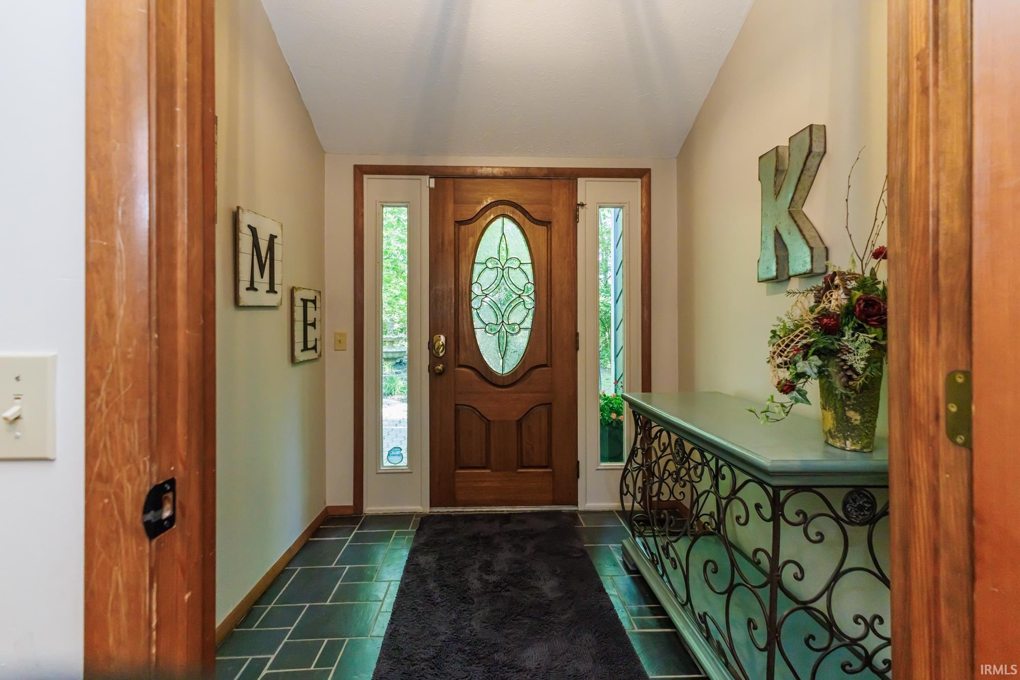 7509 West River Road Yorktown, IN 47396 - Photo 18 of 36
