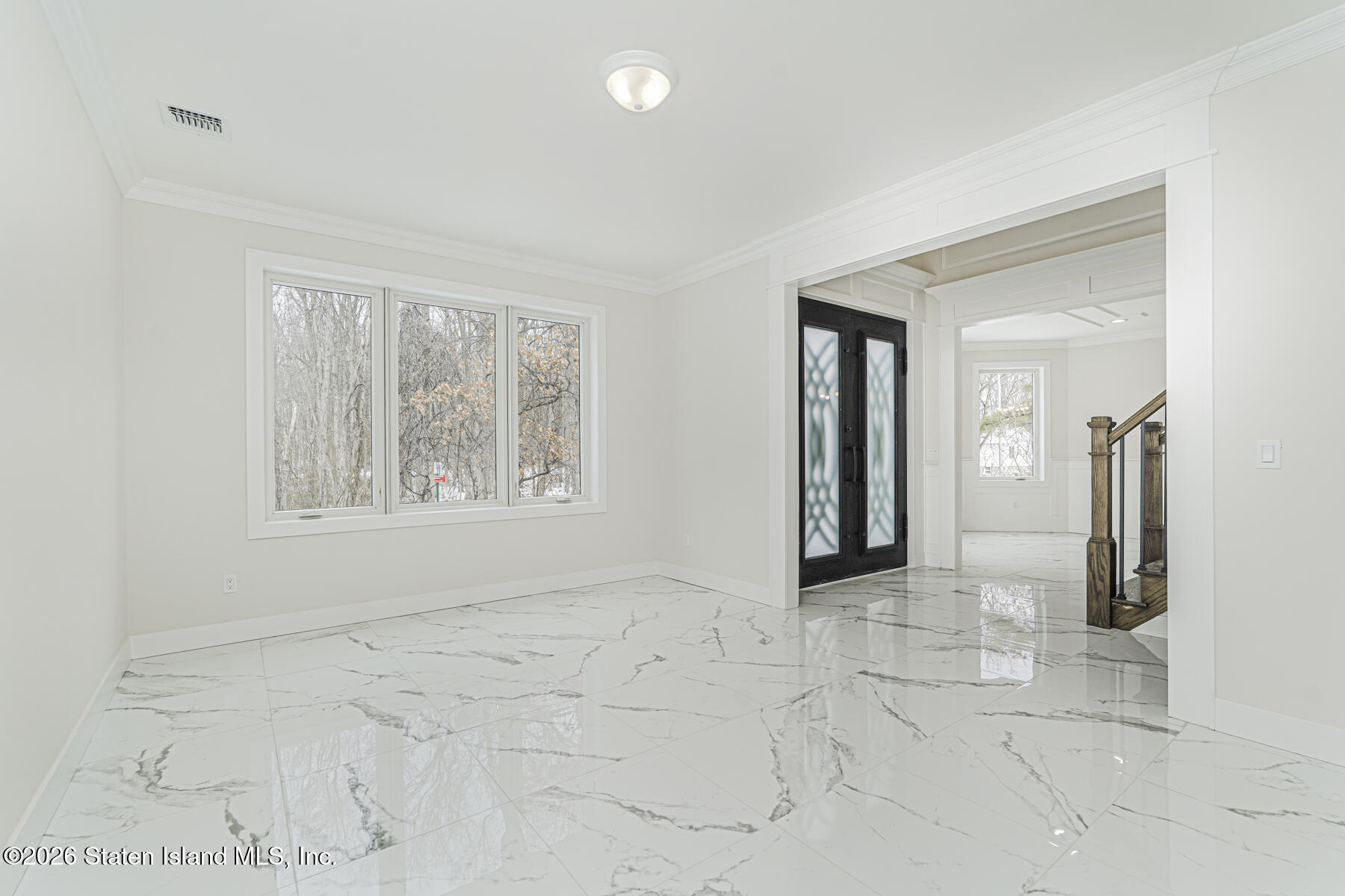 448 Rensselaer Avenue Staten Island, NY 10312 - Photo 12 of 38 Living Room/Study