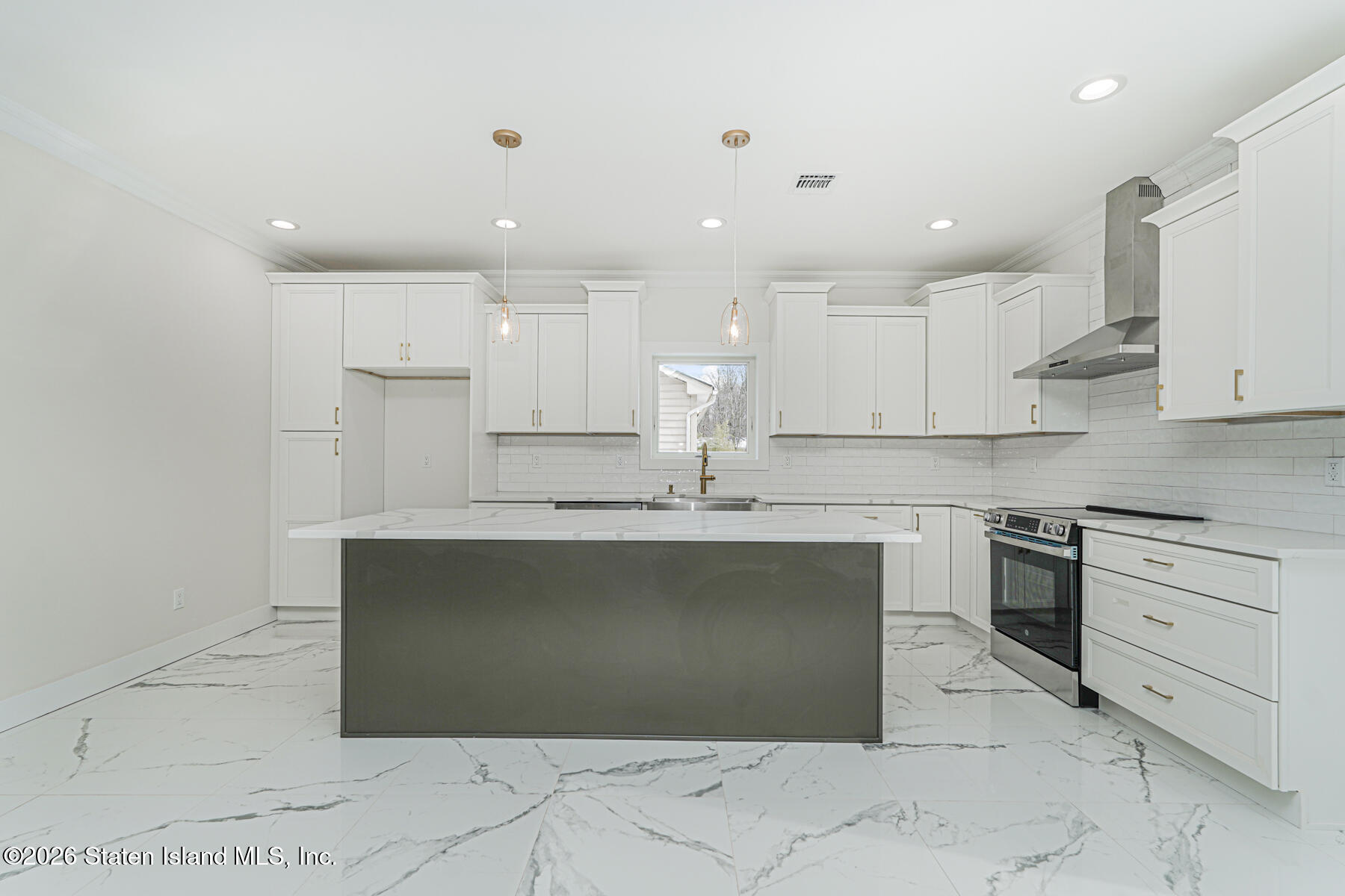 448 Rensselaer Avenue Staten Island, NY 10312 - Photo 4 of 38 Kitchen