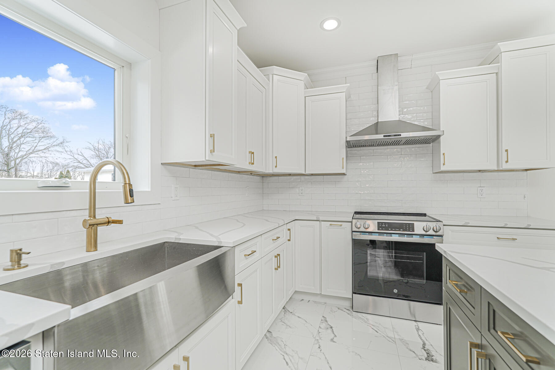 448 Rensselaer Avenue Staten Island, NY 10312 - Photo 8 of 38 Kitchen