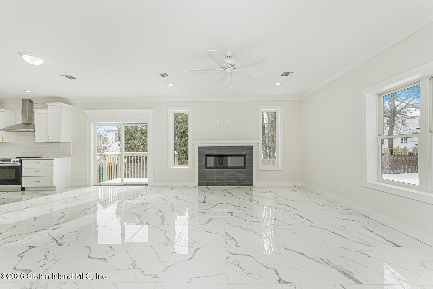 448 Rensselaer Avenue Staten Island, NY 10312 - Photo 9 of 38 Family Room