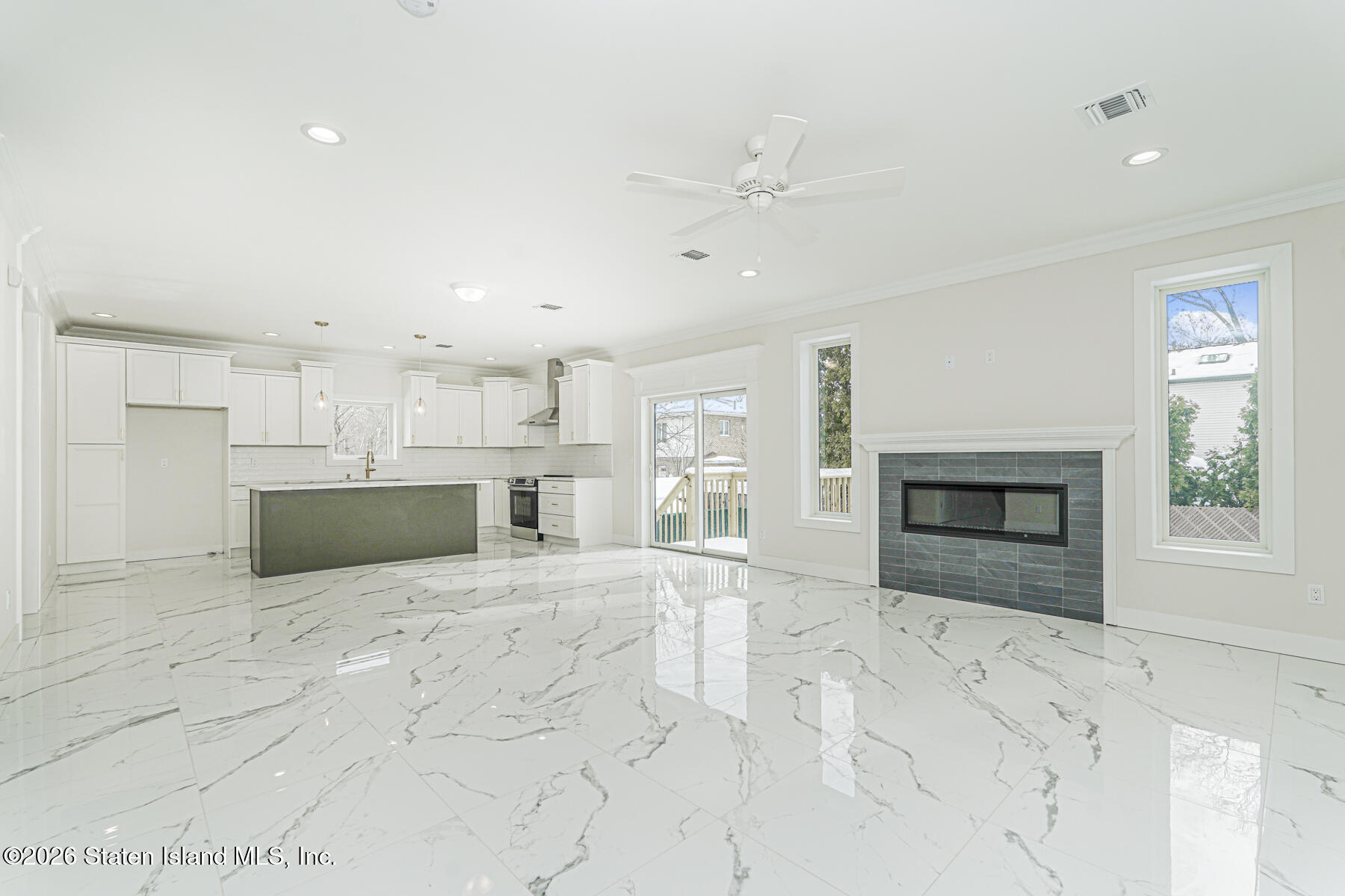 448 Rensselaer Avenue Staten Island, NY 10312 - Photo 10 of 38 Family Room