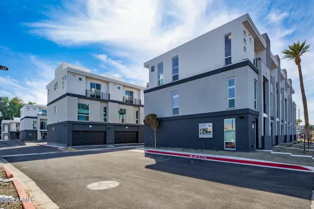 $2,995 | 915 East Missouri Avenue, Unit 10, Phoenix, AZ 85014