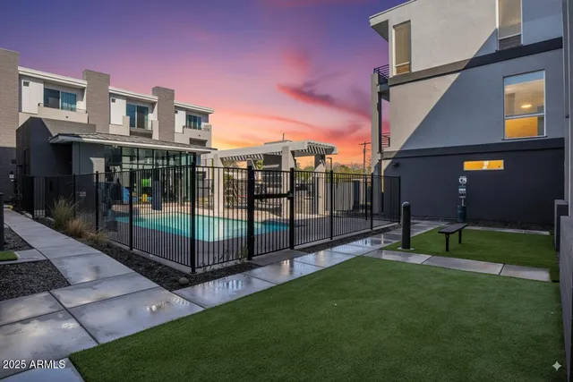 $2,995 | 915 East Missouri Avenue, Unit 10, Phoenix, AZ 85014