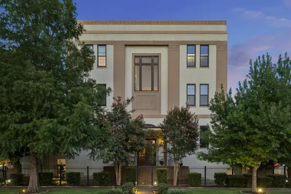$425,000 | 1100 Harvard Street, Unit 9, Houston, TX 77008