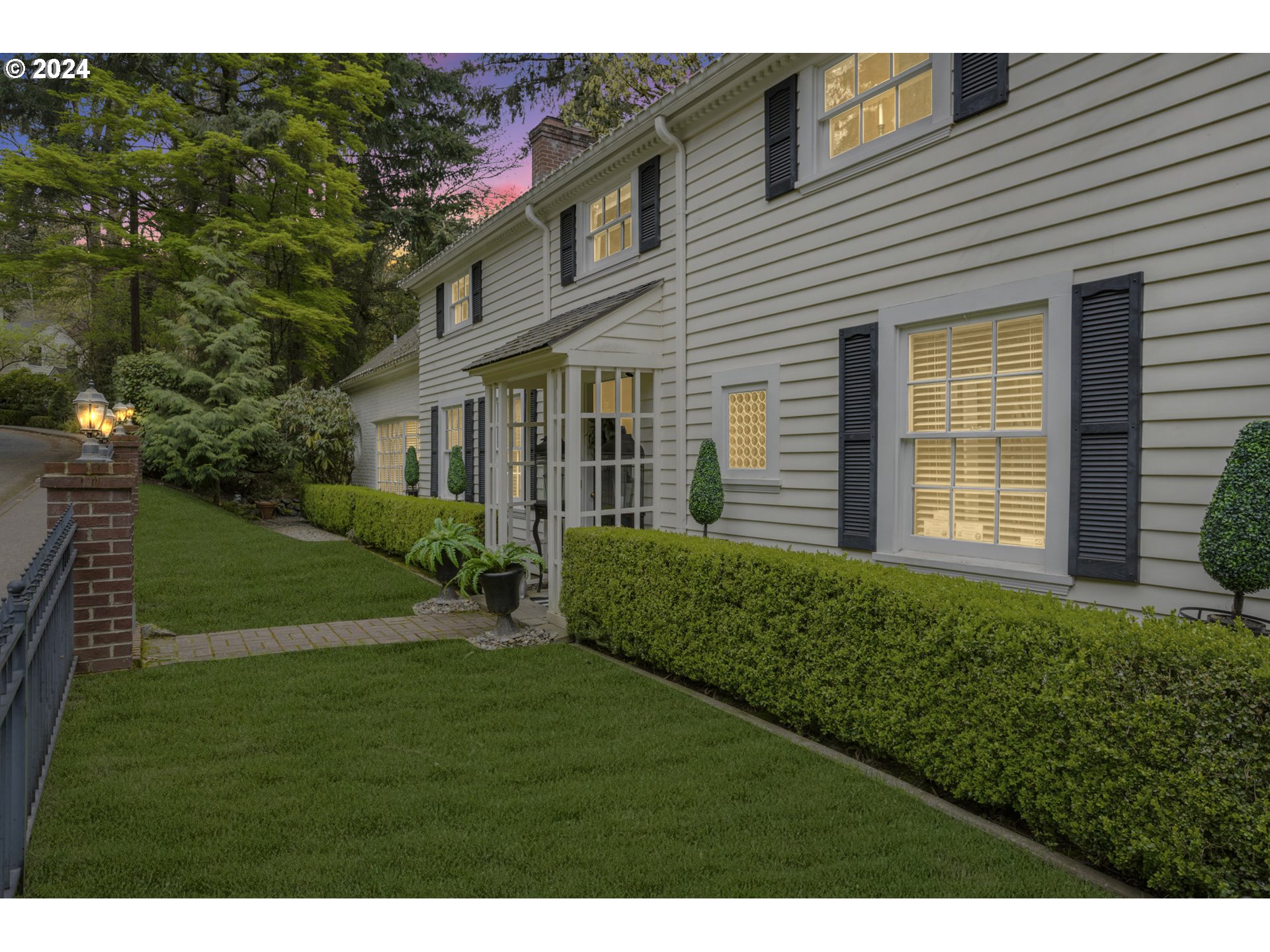 2271 Southwest Montgomery Drive Portland, OR 97201 - Photo 15 of 25 a view of outdoor space and yard