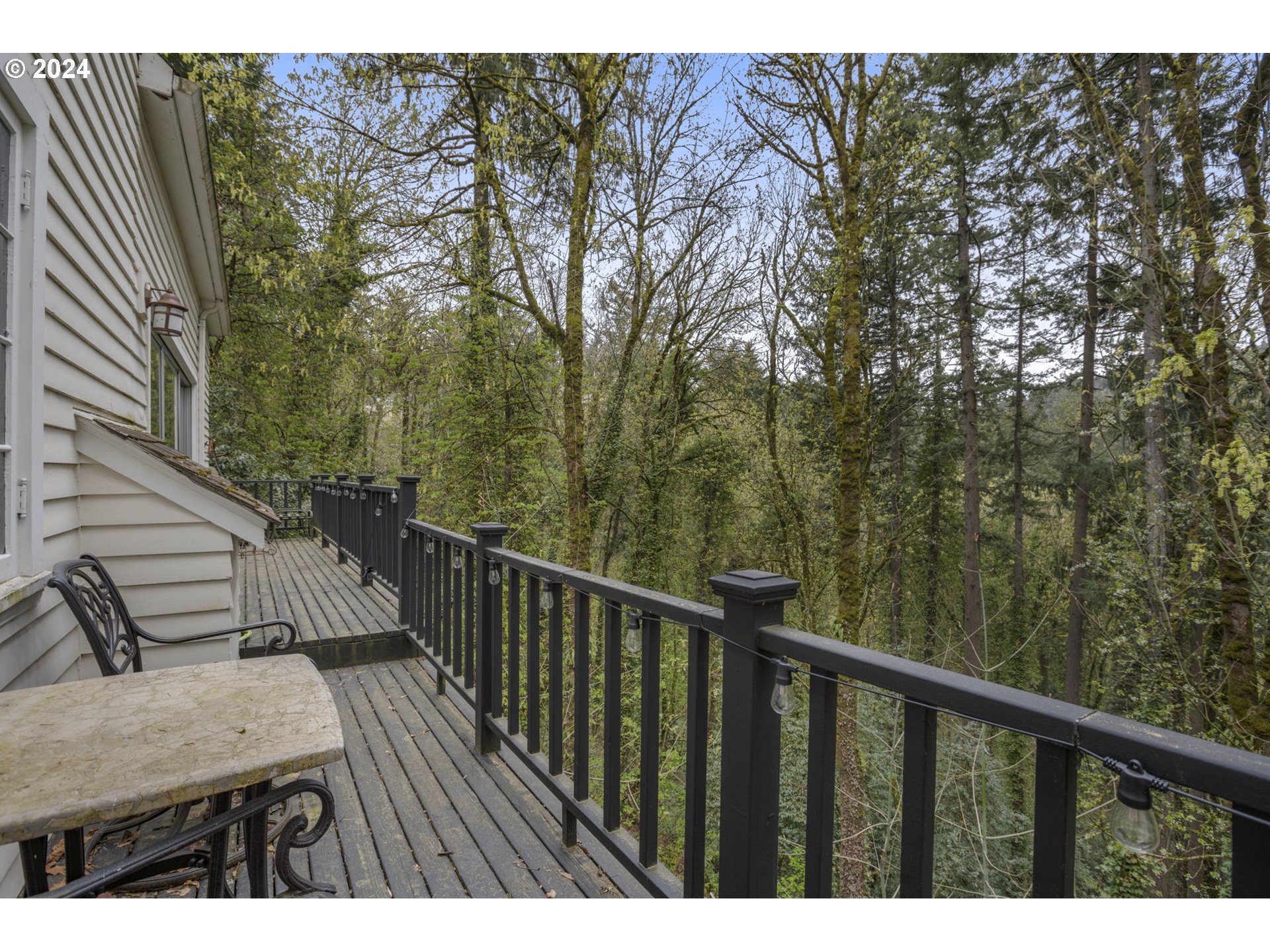 2271 Southwest Montgomery Drive Portland, OR 97201 - Photo 23 of 25 a view of balcony and deck