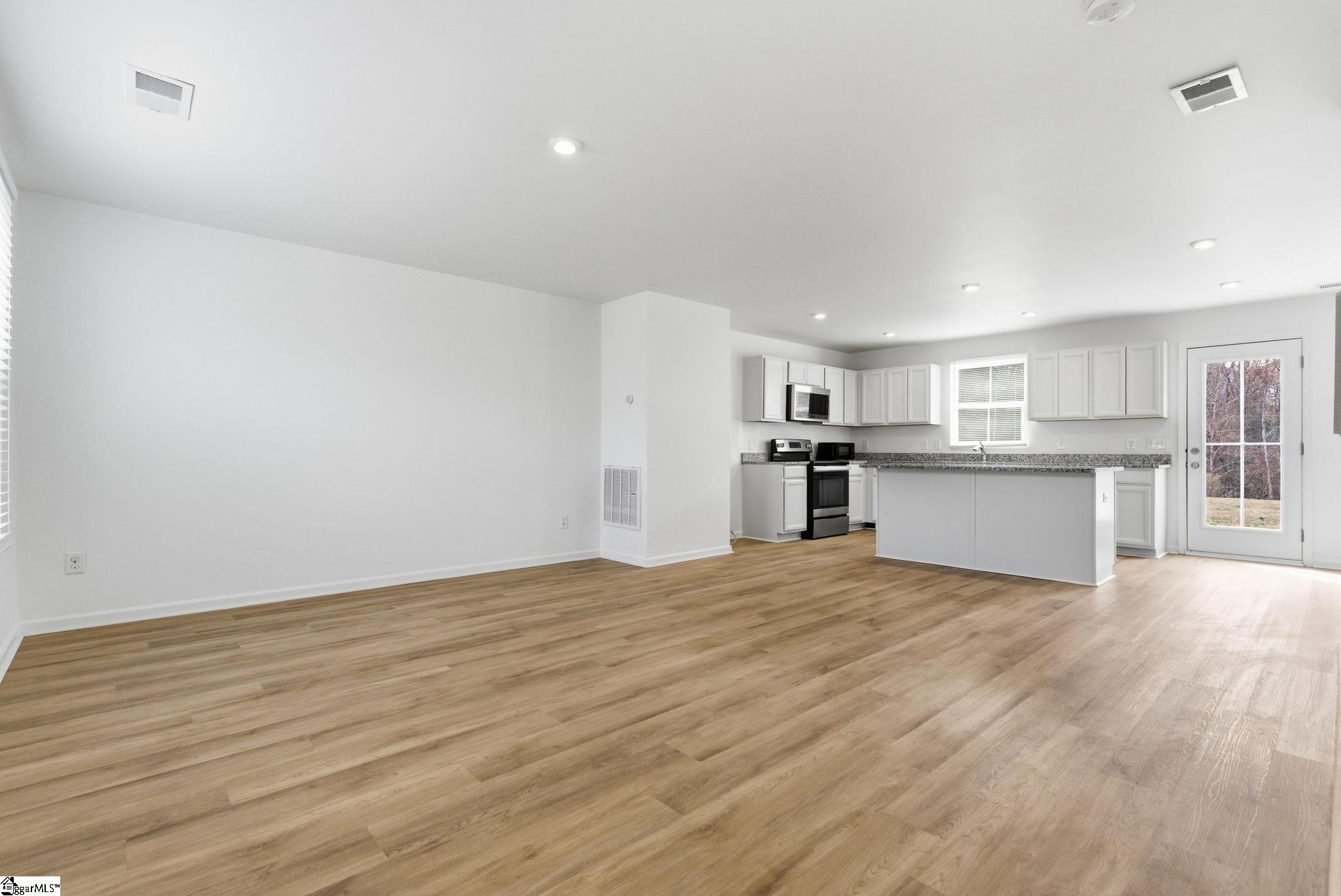 124 Barrington Creek Road Piedmont, SC 29673 - Photo 3 of 39