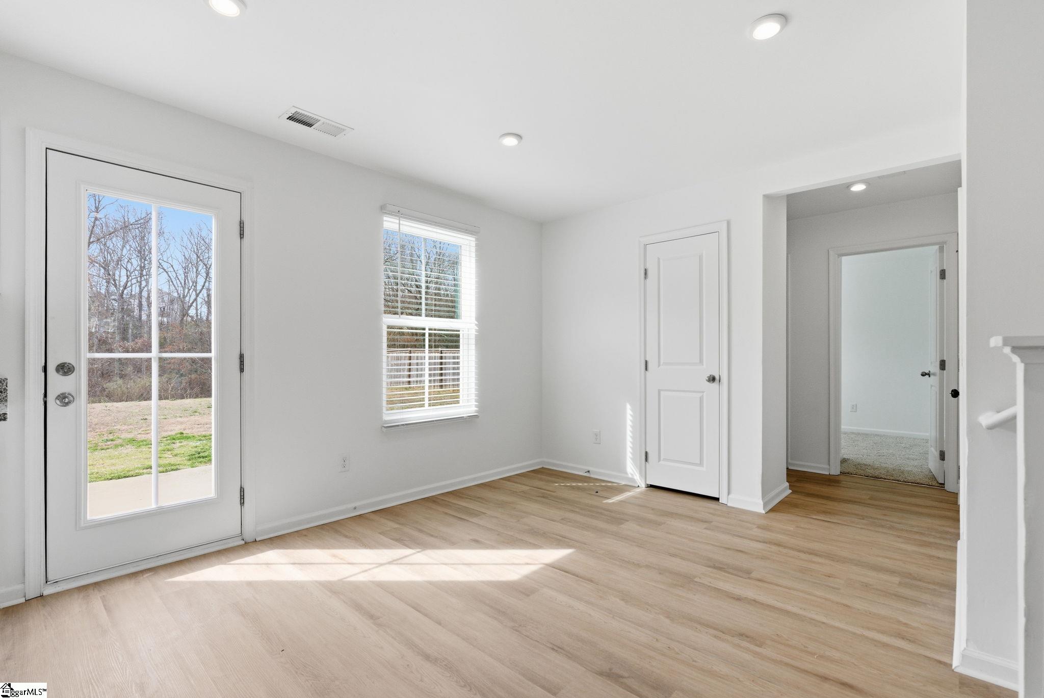 124 Barrington Creek Road Piedmont, SC 29673 - Photo 5 of 39