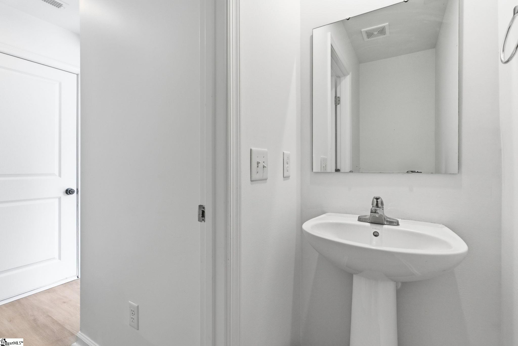 124 Barrington Creek Road Piedmont, SC 29673 - Photo 8 of 39