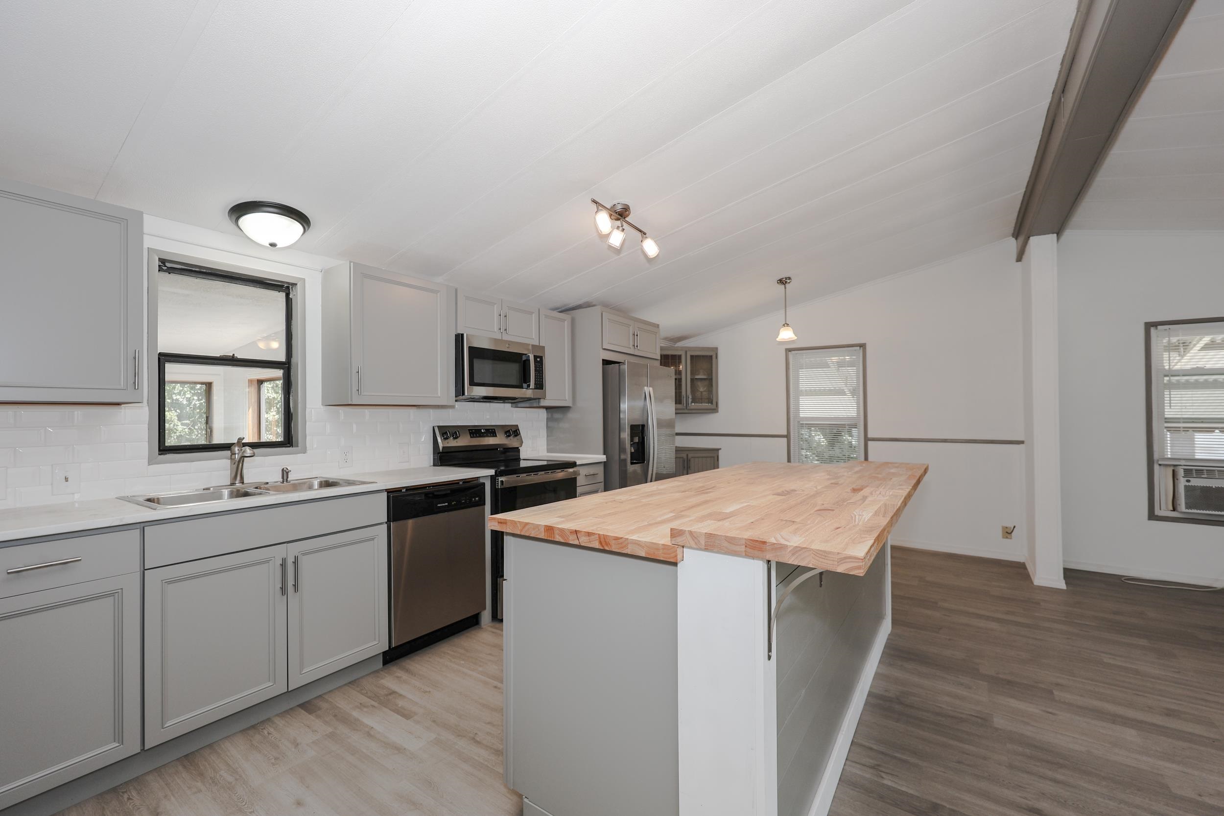 45 Rachael Circle Goffstown, NH 03045 - Photo 11 of 33 Gallery Image 11