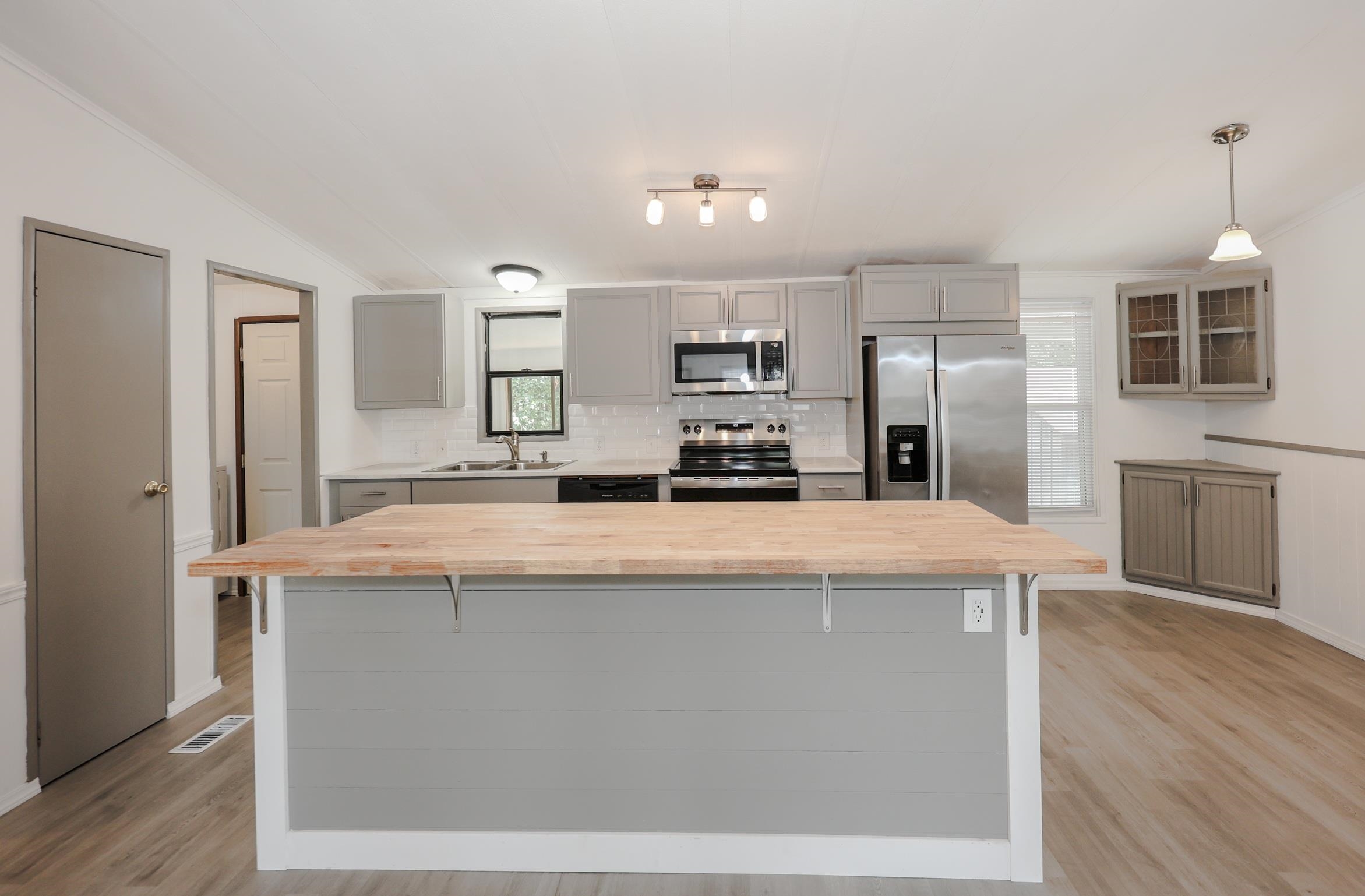 45 Rachael Circle Goffstown, NH 03045 - Photo 12 of 33 Gallery Image 12