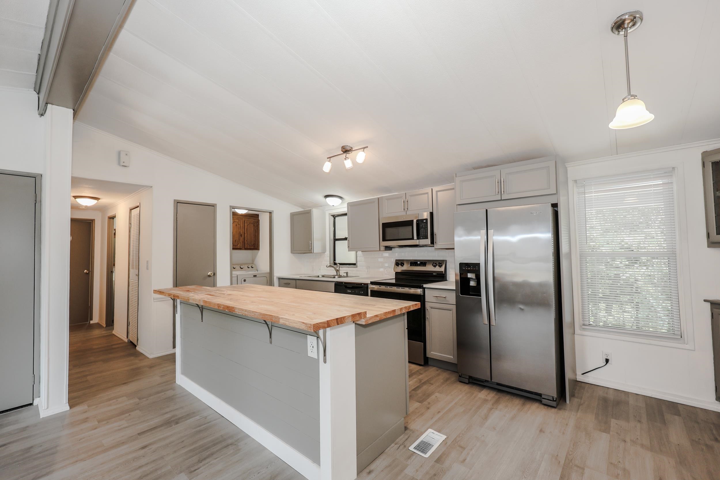 45 Rachael Circle Goffstown, NH 03045 - Photo 8 of 33 Gallery Image 8