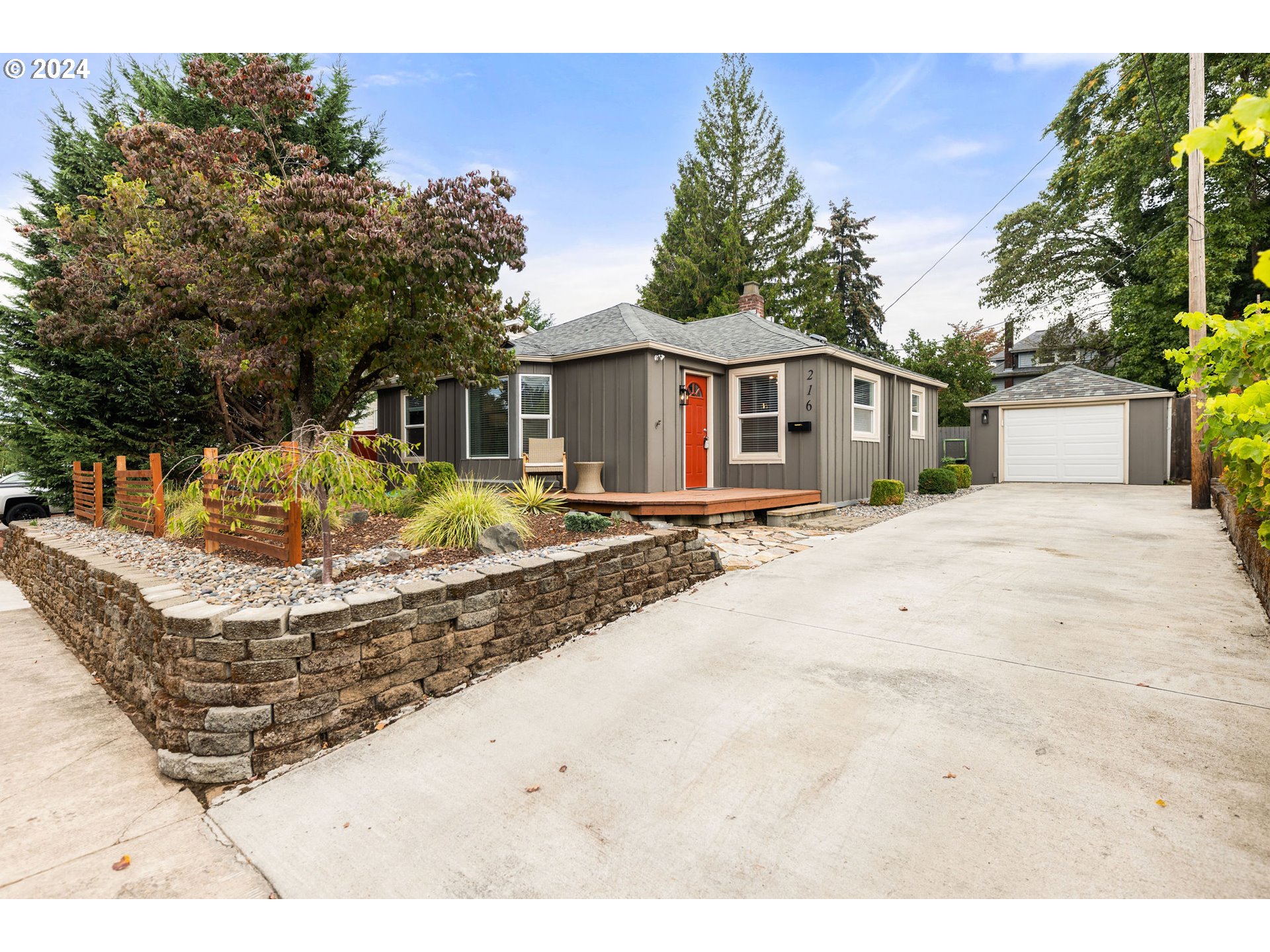 216 East 27th Street Vancouver, WA 98663 - Photo 1 of 37