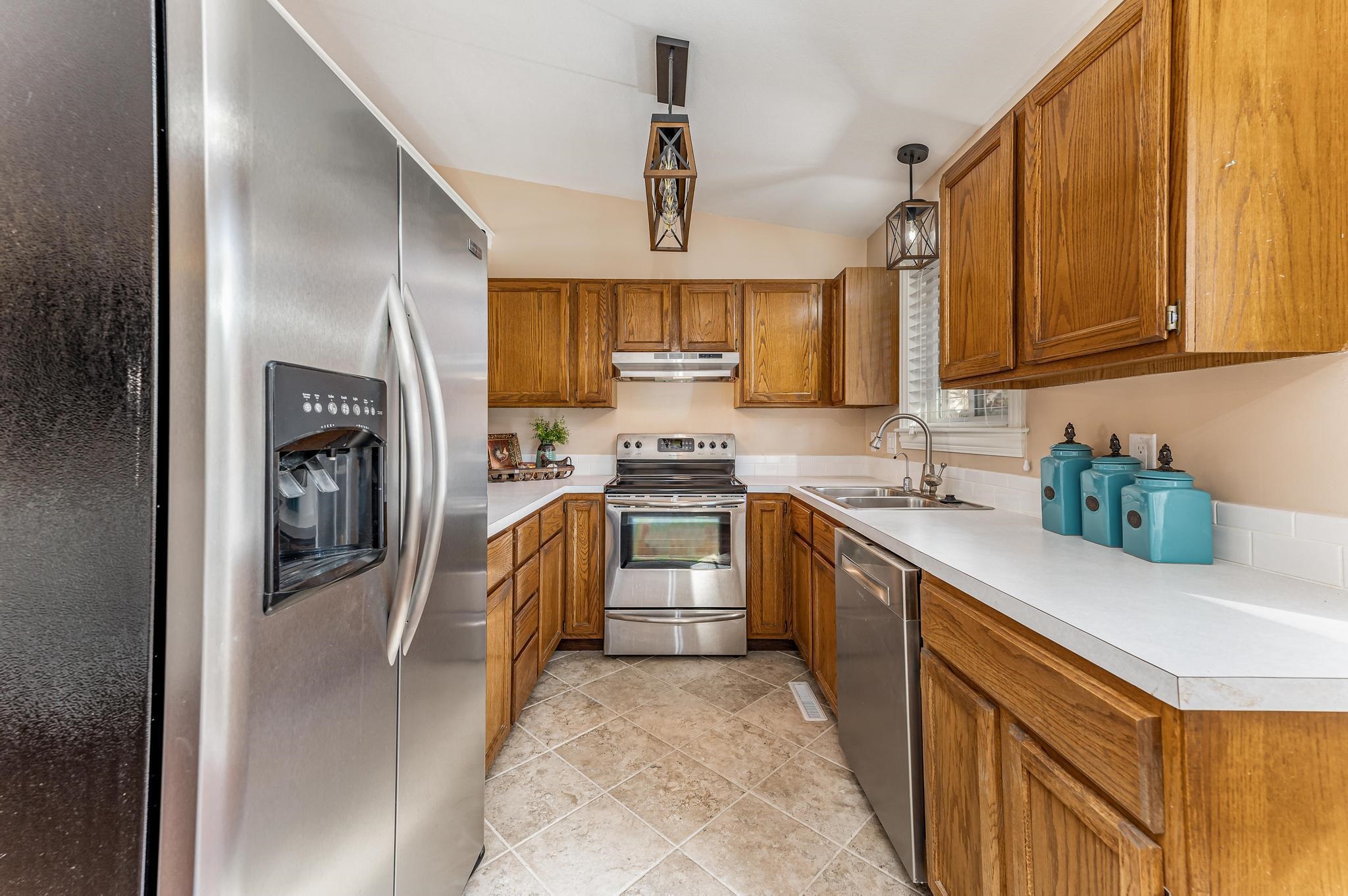 3746 North Smyser Street Wichita, KS 67204 - Photo 10 of 36