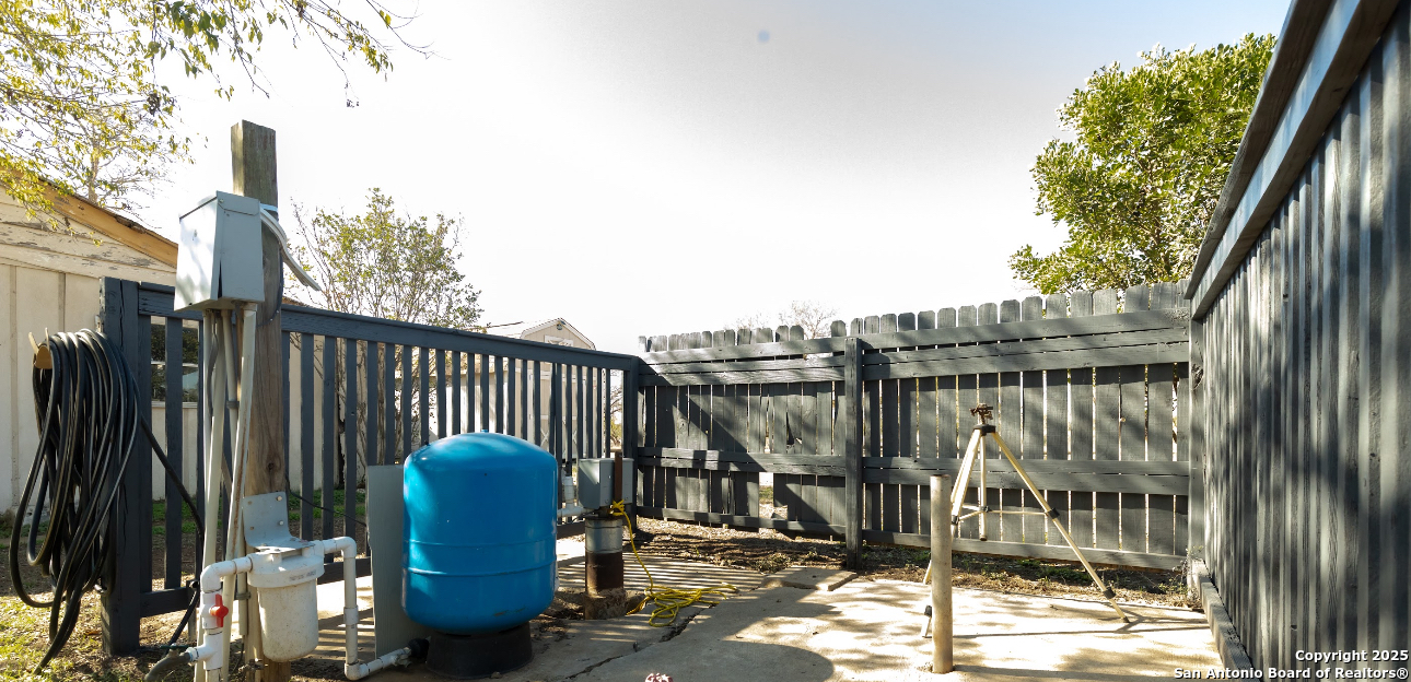 1510 Corgey Road Pleasanton, TX 78064 - Photo 23 of 34 a view of a balcony with an outdoor space