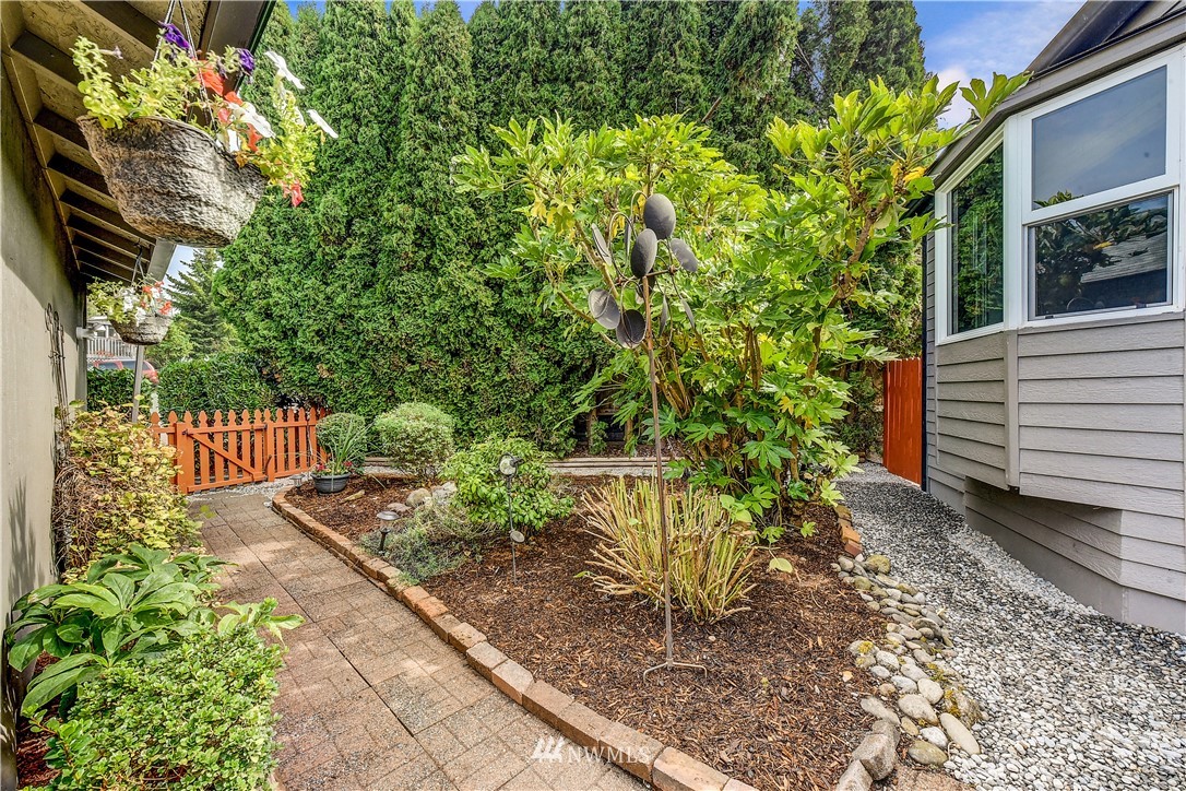 12509 Northeast 198th Street Bothell, WA 98011 - Photo 4 of 30 Gallery Image 4