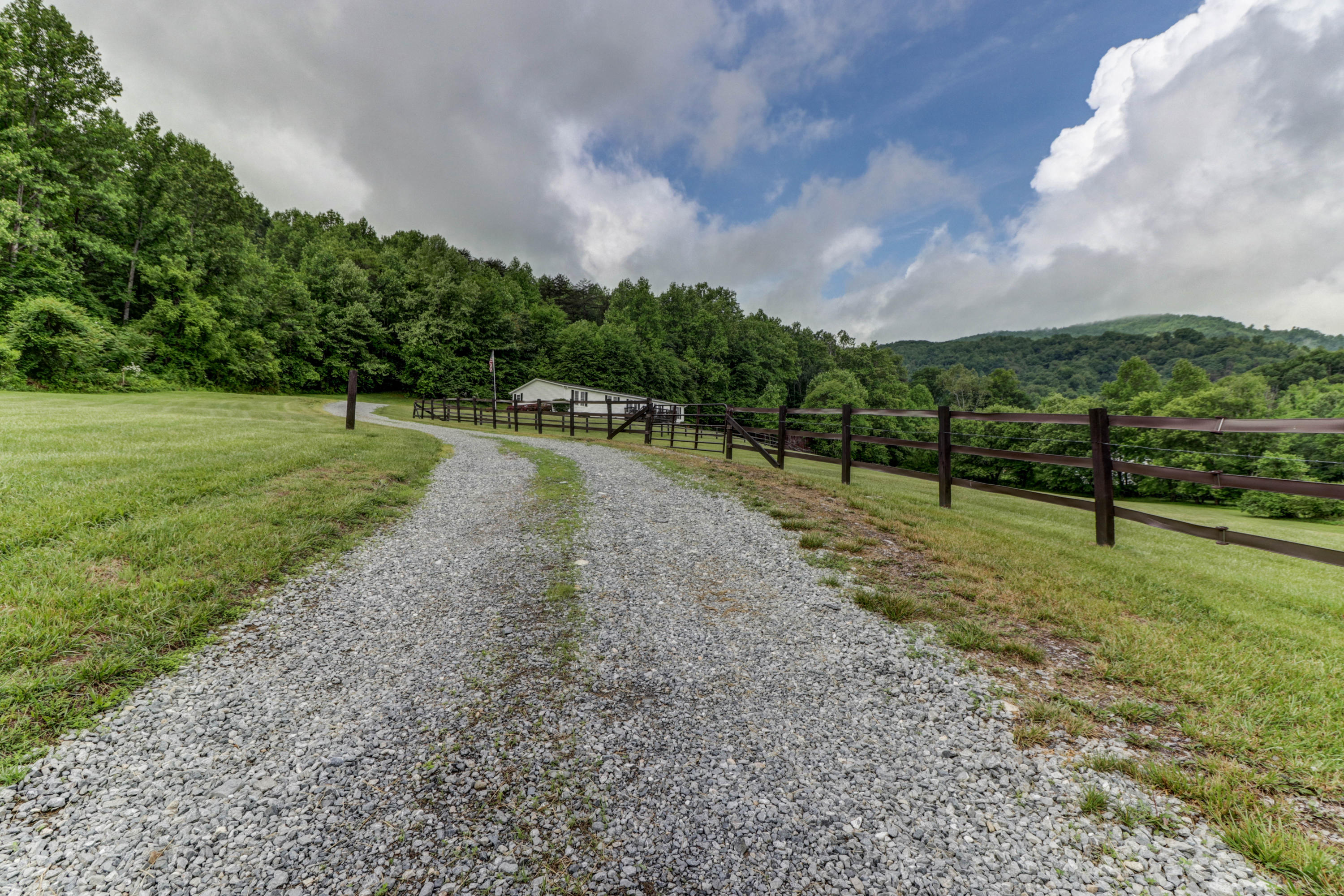2288 Mountain View Church Road Blue Ridge, VA 24064 - Photo 42 of 75 IMG_5353_4_5_6_7