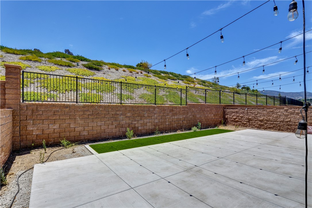 2821 Bridgetide Road Corona, CA 92883 - Photo 34 of 38 Backyard