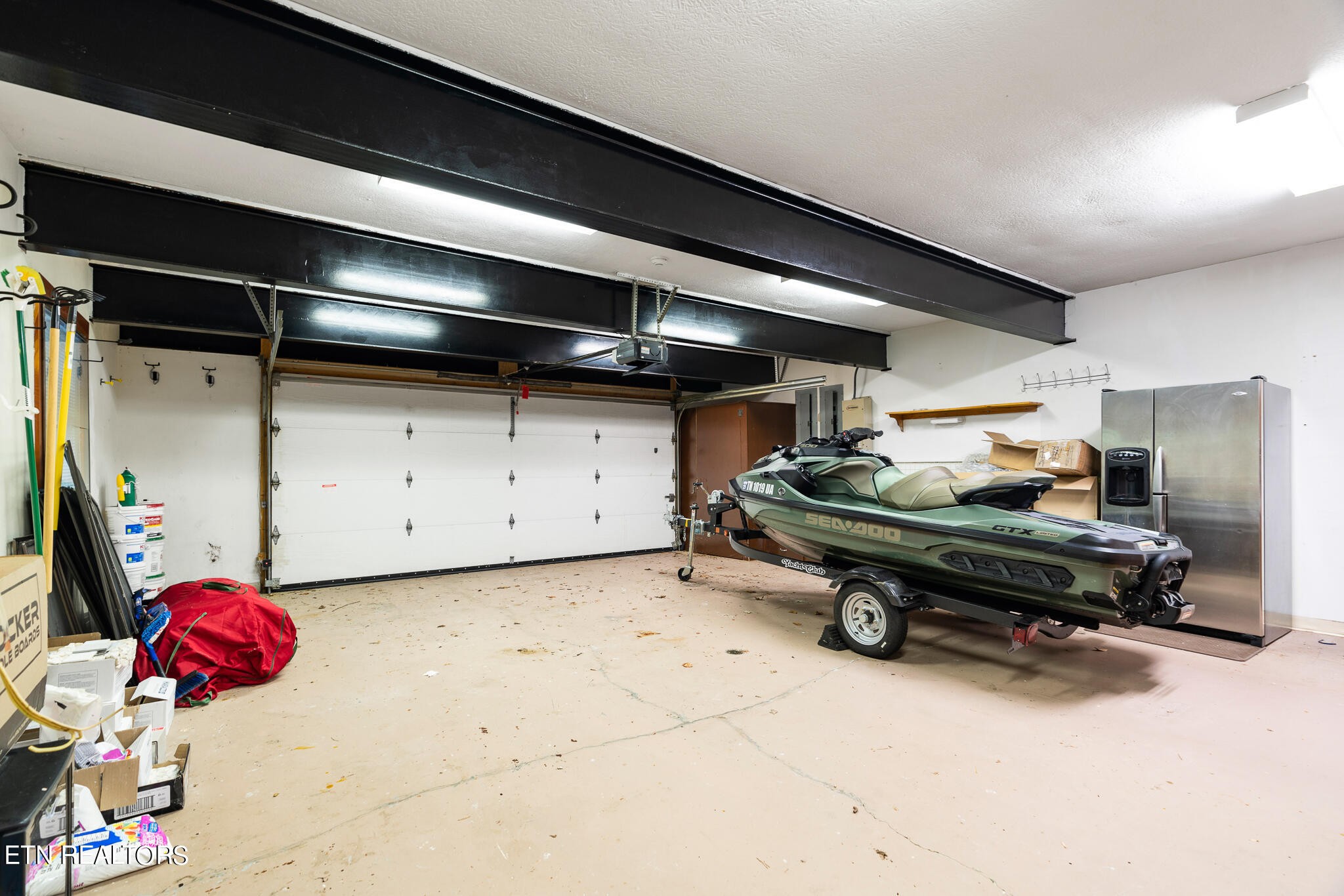 546 Bluff View Road New Tazewell, TN 37825 - Photo 34 of 60 a room with furniture and gym equipment