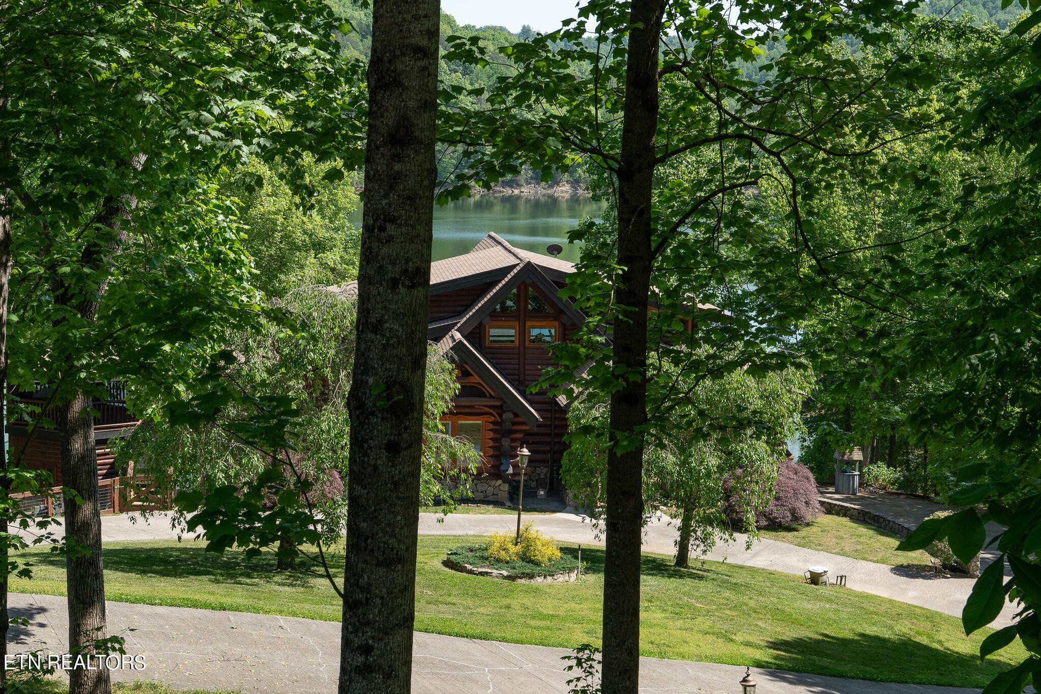 546 Bluff View Road New Tazewell, TN 37825 - Photo 46 of 60 a view of outdoor space and yard