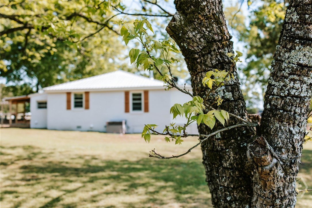52 Clark Circle Lexington, GA 30648 - Photo 3 of 46