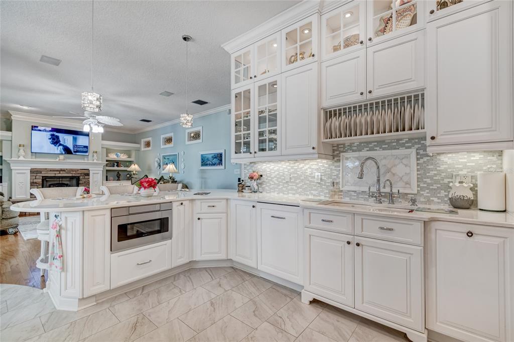 5851 Cachette De Riviera Court New Port Richey, FL 34655 - Photo 16 of 83