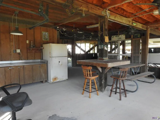 $225,000 | 1464 Dr Beatrous Road, Theriot, LA 70397
