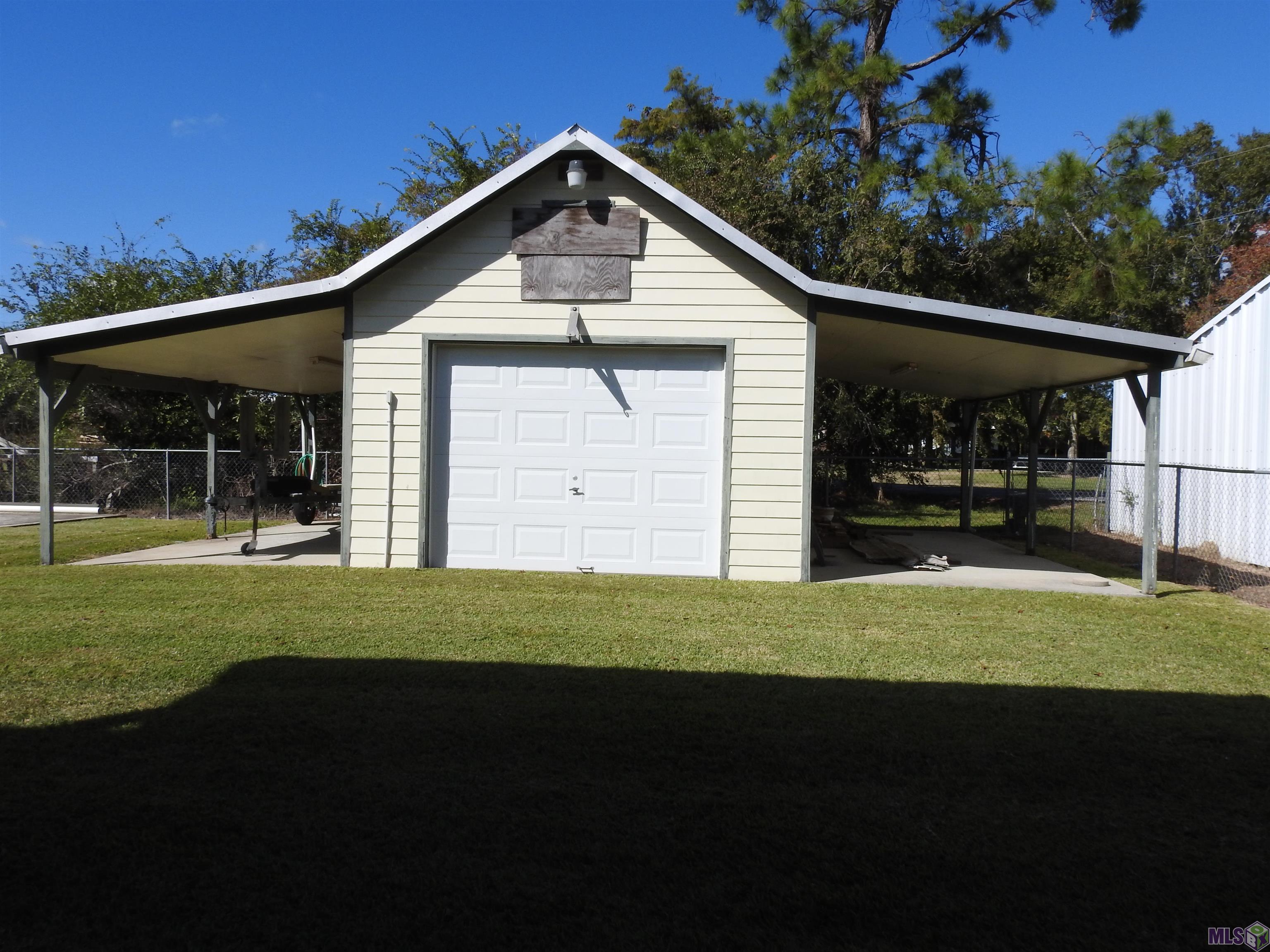 1464 Dr Beatrous Road Theriot, LA 70397 - Photo 6 of 30