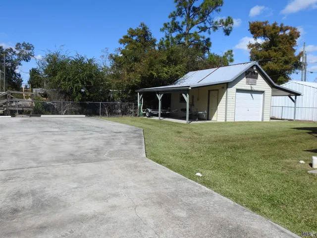 $225,000 | 1464 Dr Beatrous Road, Theriot, LA 70397