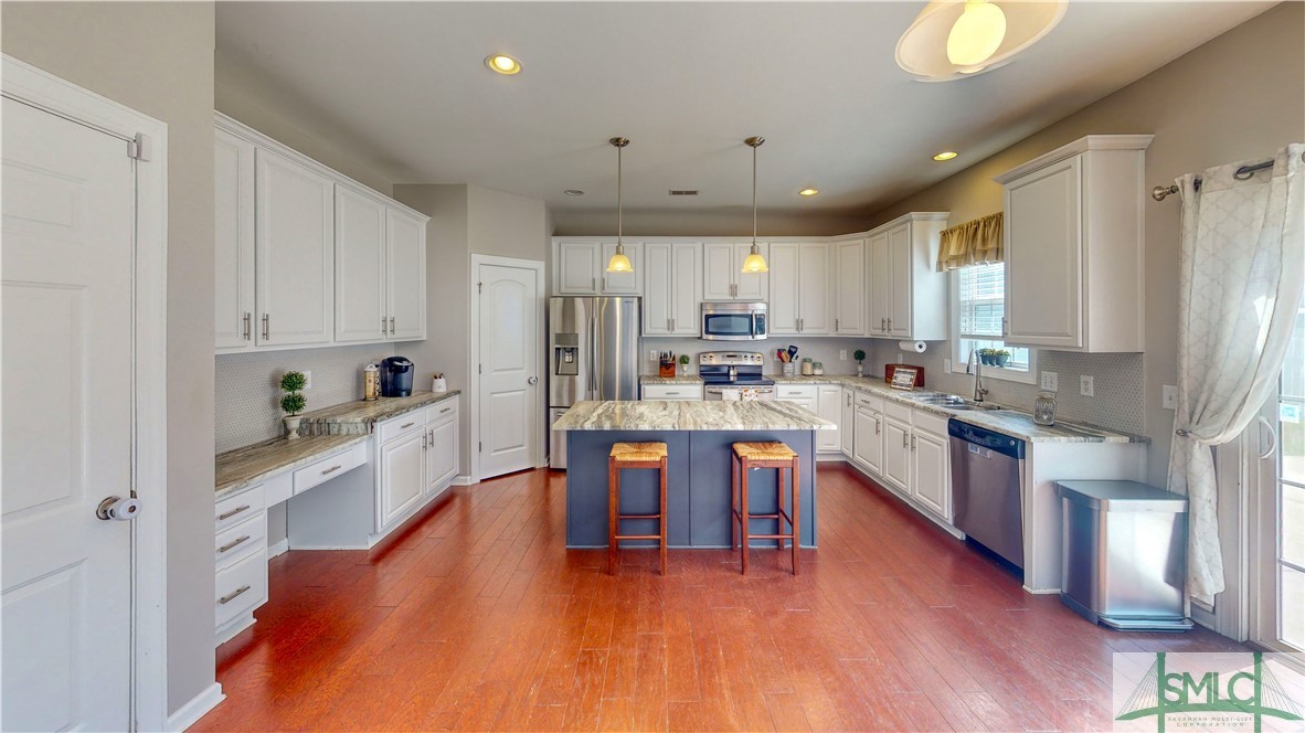 40 Olde Gate Court Pooler, GA 31322 - Photo 9 of 48 Light Bright Kitchen with Stainless Steel Applianc